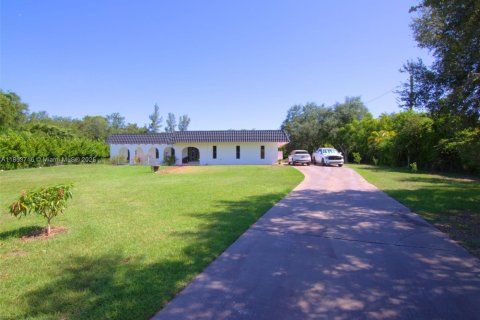 Купить виллу или дом в Хомстед, Флорида 3 спальни, 196.49м2, № 1871704 - фото 1