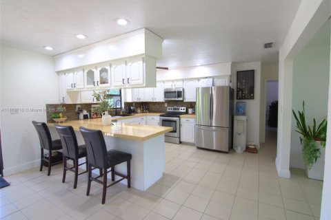 Купить виллу или дом в Хомстед, Флорида 3 спальни, 196.49м2, № 1871704 - фото 12