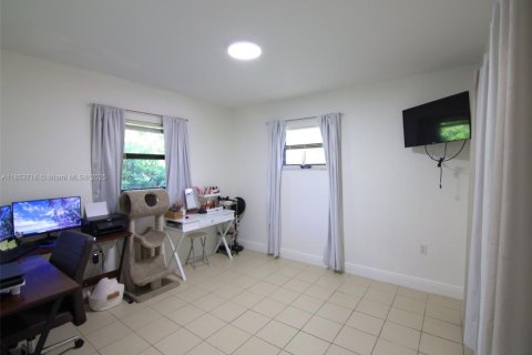 Купить виллу или дом в Хомстед, Флорида 3 спальни, 196.49м2, № 1871704 - фото 16