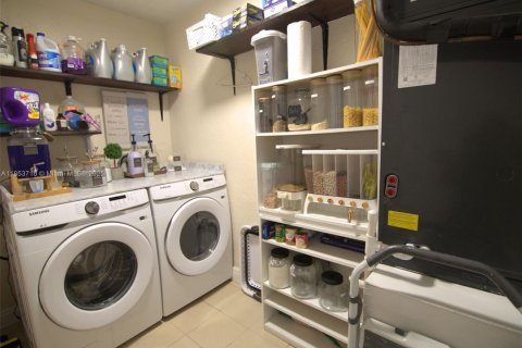 Купить виллу или дом в Хомстед, Флорида 3 спальни, 196.49м2, № 1871704 - фото 21