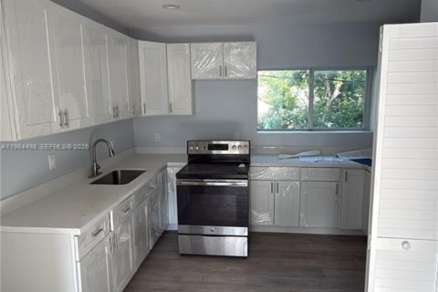 Immobilier commercial à West Palm Beach, Floride 278.71 m2 № 2045715