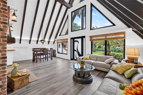 Casa en venta en Davie, Florida, 5 dormitorios, 291.34 m2 № 2176446 - foto 10