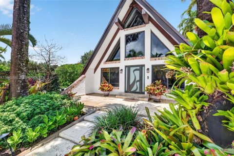 Casa en venta en Davie, Florida, 5 dormitorios, 291.34 m2 № 2176446 - foto 2