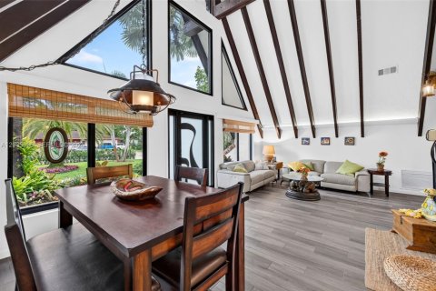 Casa en venta en Davie, Florida, 5 dormitorios, 291.34 m2 № 2176446 - foto 11