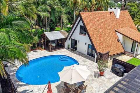 Casa en Davie, Florida 5 dormitorios, 291.34 m2 № 2176446