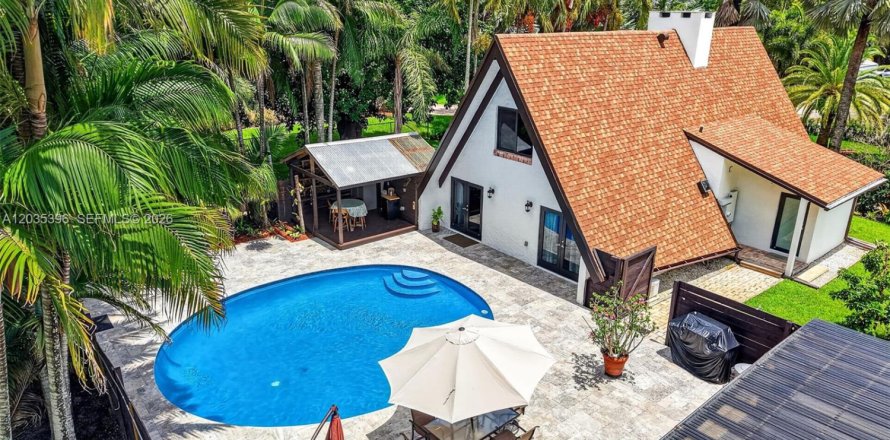 Casa en Davie, Florida 5 dormitorios, 291.34 m2 № 2176446