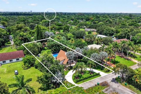 Casa en venta en Davie, Florida, 5 dormitorios, 291.34 m2 № 2176446 - foto 15