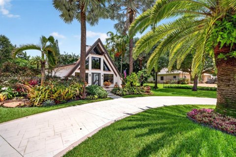Casa en venta en Davie, Florida, 5 dormitorios, 291.34 m2 № 2176446 - foto 17