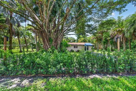 Casa en venta en Davie, Florida, 5 dormitorios, 291.34 m2 № 2176446 - foto 4