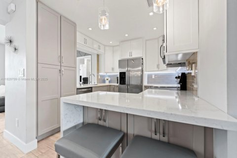 Casa en venta en Pembroke Pines, Florida, 3 dormitorios, 156.91 m2 № 1801094 - foto 15