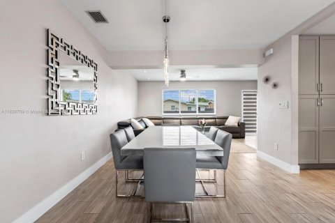 Casa en venta en Pembroke Pines, Florida, 3 dormitorios, 156.91 m2 № 1801094 - foto 13