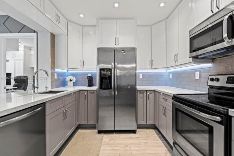 Casa en venta en Pembroke Pines, Florida, 3 dormitorios, 156.91 m2 № 1801094 - foto 14