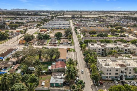 Casa en alquiler en Opa-locka, Florida, 1 dormitorio, 278.8 m2 № 1991791 - foto 27