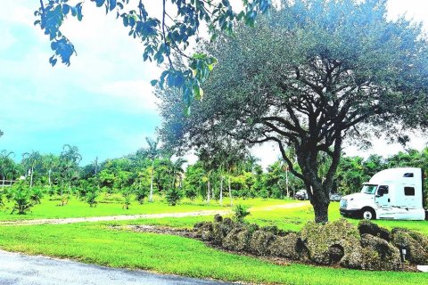 Land in Davie, Florida № 686567 - photo 1