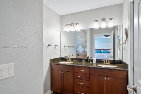 House in Lake Placid, Florida 3 bedrooms, 209.03 sq.m. № 1971162 - photo 7