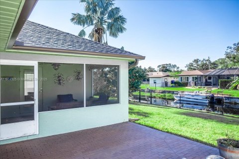 House in Lake Placid, Florida 3 bedrooms, 209.03 sq.m. № 1971162 - photo 13