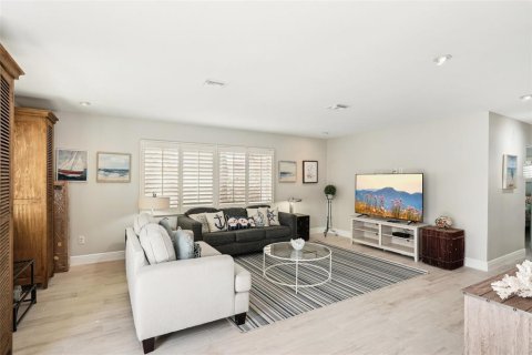 Villa ou maison à vendre à Sarasota, Floride: 2 chambres, 104.05 m2 № 1559573 - photo 4