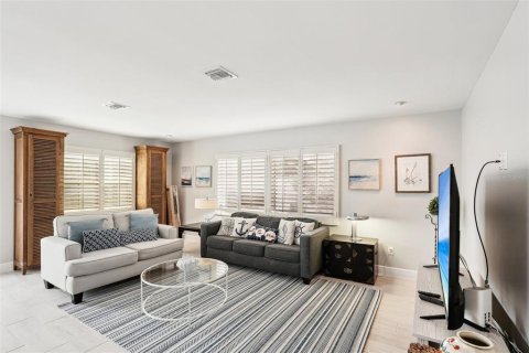 Villa ou maison à vendre à Sarasota, Floride: 2 chambres, 104.05 m2 № 1559573 - photo 6
