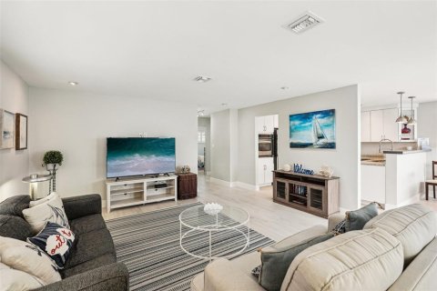 Villa ou maison à vendre à Sarasota, Floride: 2 chambres, 104.05 m2 № 1559573 - photo 5