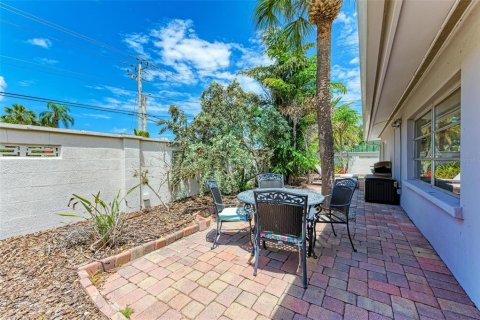Villa ou maison à vendre à Sarasota, Floride: 2 chambres, 104.05 m2 № 1559573 - photo 23