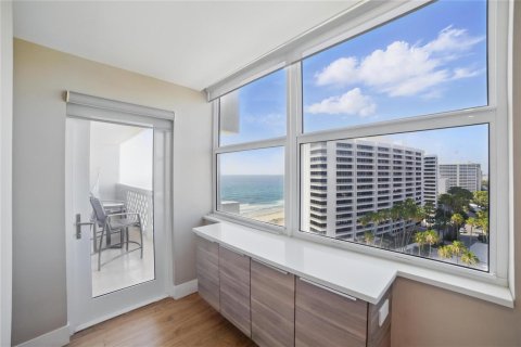 Condominio en alquiler en Boca Raton, Florida, 2 dormitorios, 114.27 m2 № 2250142 - foto 13