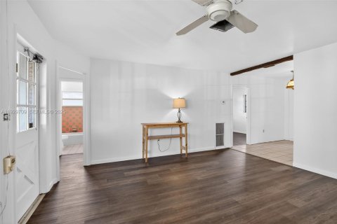 Купить виллу или дом в Холливуд, Флорида 3 спальни, 114.55м2, № 1988665 - фото 8