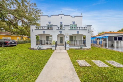 Apartment in Miami, Florida 1 bedroom, 548.49 sq.m. № 2049691