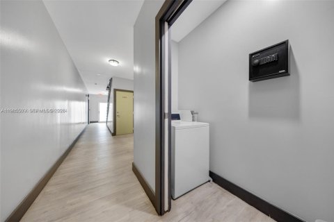 Apartment in Miami, Florida 1 bedroom, 548.49 sq.m. № 2049691 - photo 13