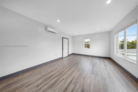 Apartment in Miami, Florida 1 bedroom, 548.49 sq.m. № 2049691 - photo 8