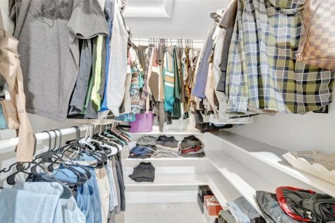 Купить кондоминиум в Тамарак, Флорида 2 спальни, 85.01м2, № 2021144 - фото 28