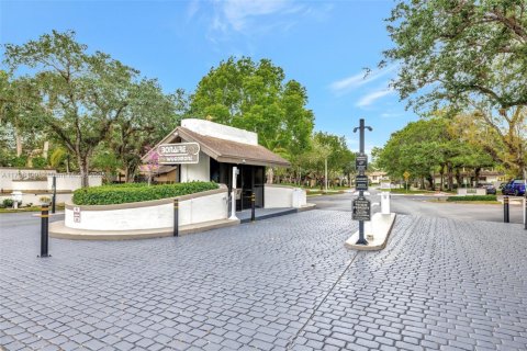 Купить кондоминиум в Тамарак, Флорида 2 спальни, 85.01м2, № 2021144 - фото 2