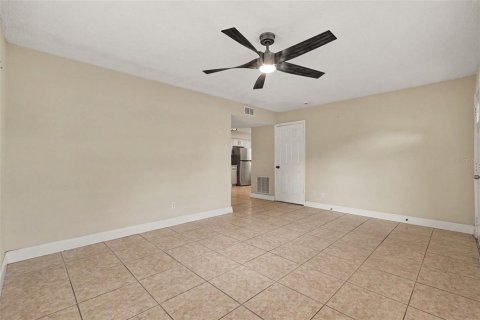 House in Saint Petersburg, Florida 3 bedrooms, 99.22 sq.m. № 2239064 - photo 10
