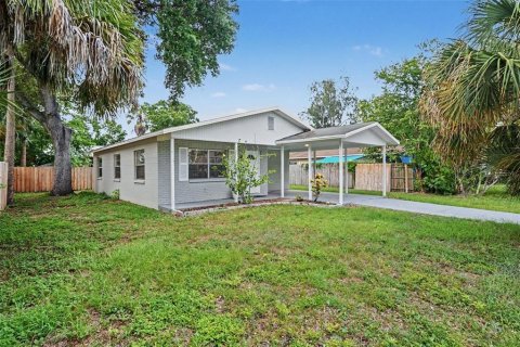 House in Saint Petersburg, Florida 3 bedrooms, 99.22 sq.m. № 2239064 - photo 6