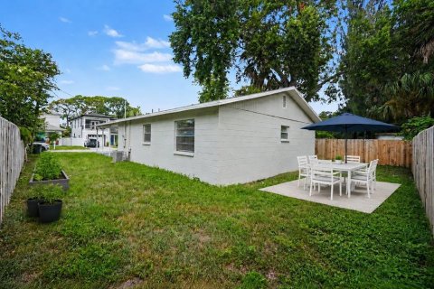 House in Saint Petersburg, Florida 3 bedrooms, 99.22 sq.m. № 2239064 - photo 20