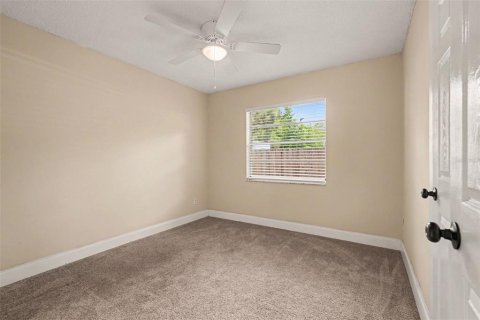 House in Saint Petersburg, Florida 3 bedrooms, 99.22 sq.m. № 2239064 - photo 18