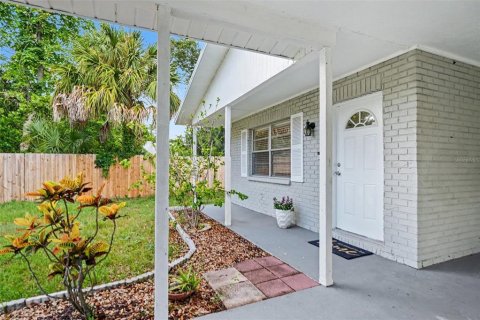 House in Saint Petersburg, Florida 3 bedrooms, 99.22 sq.m. № 2239064 - photo 8