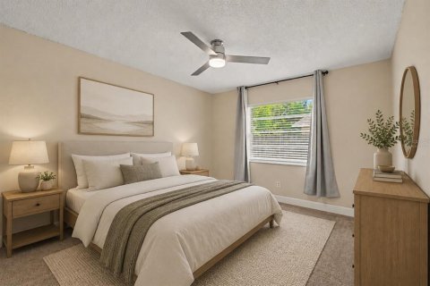 House in Saint Petersburg, Florida 3 bedrooms, 99.22 sq.m. № 2239064 - photo 4