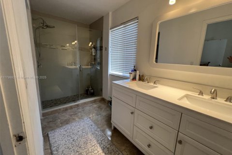 Casa en venta en Deerfield Beach, Florida, 4 dormitorios, 207.26 m2 № 1959275 - foto 20