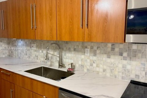Condo in Hollywood, Florida, 1 bedroom  № 1862125 - photo 30
