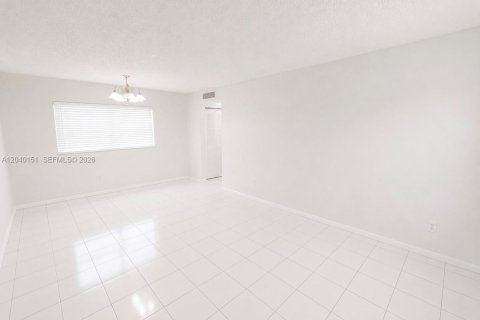Apartamento en alquiler en Davie, Florida, 1 dormitorio, 60.39 m2 № 2086425 - foto 3