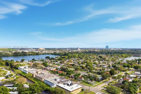 Apartamento en alquiler en Davie, Florida, 1 dormitorio, 60.39 m2 № 2086425 - foto 9