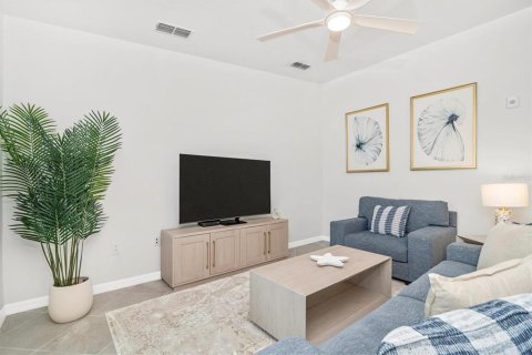 Condo in Venice, Florida, 2 bedrooms in WELLEN PARK  № 1526219 - photo 17