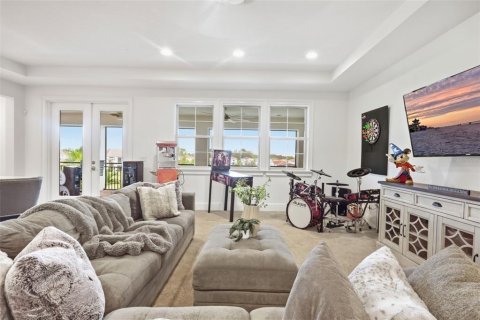 House in Orlando, Florida 4 bedrooms, 434.32 sq.m. № 2394207 - photo 25
