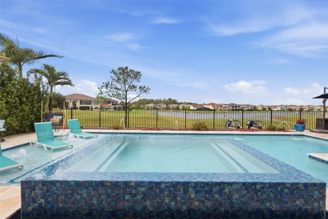 House in Orlando, Florida 4 bedrooms, 434.32 sq.m. № 2394207 - photo 2