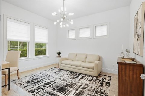 House in Orlando, Florida 4 bedrooms, 434.32 sq.m. № 2394207 - photo 13
