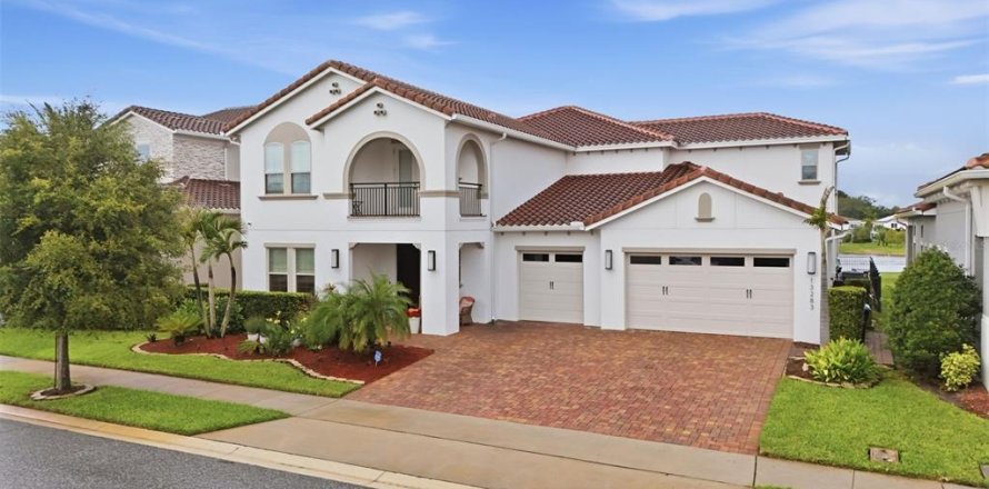 House in Orlando, Florida 4 bedrooms, 434.32 sq.m. № 2394207