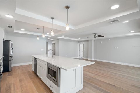 Condominio en venta en Madeira Beach, Florida, 2 dormitorios, 166.39 m2 № 667256 - foto 26