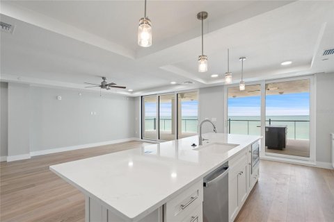 Condominio en venta en Madeira Beach, Florida, 2 dormitorios, 166.39 m2 № 667256 - foto 27