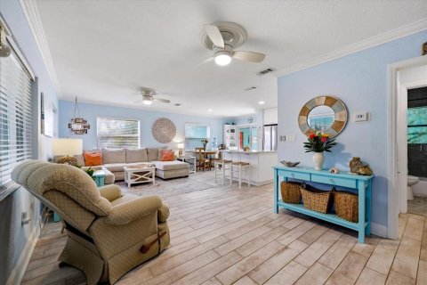 Villa ou maison à vendre à Clearwater, Floride: 4 chambres, 142.98 m2 № 2147574 - photo 3