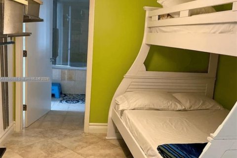 Condominio en venta en Hallandale Beach, Florida, 2 dormitorios, 100.89 m2 № 1693020 - foto 16